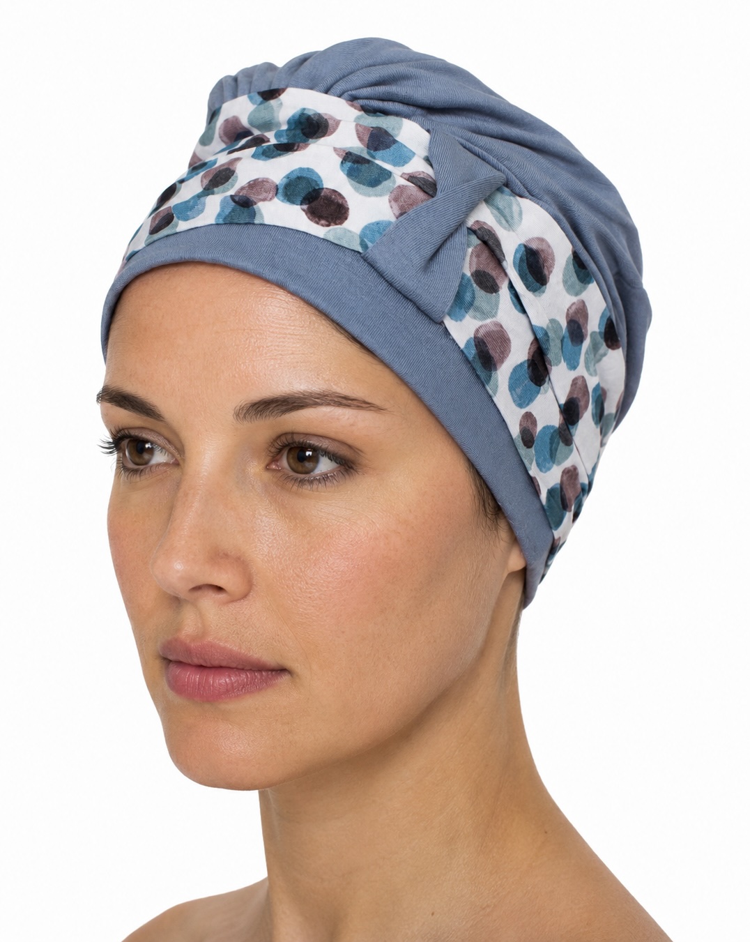 turbante oncológico Lisboa Azul de bambú con estampado de lunares