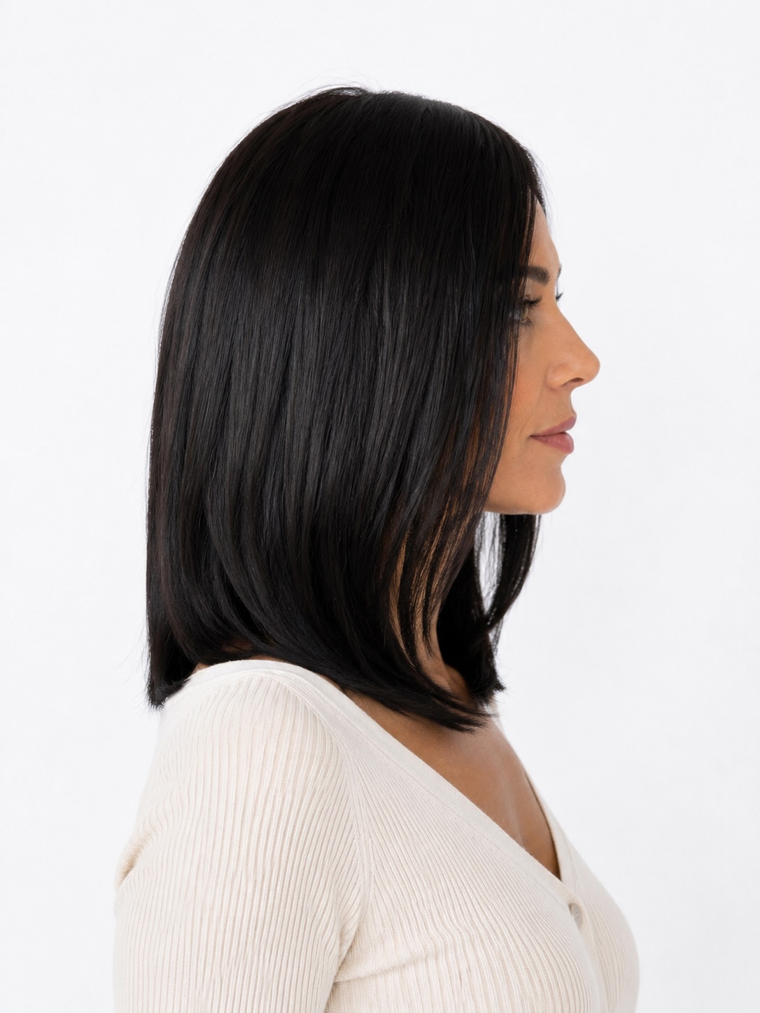 peluca de pelo sintetico media melena vista de perfil modelo Paula